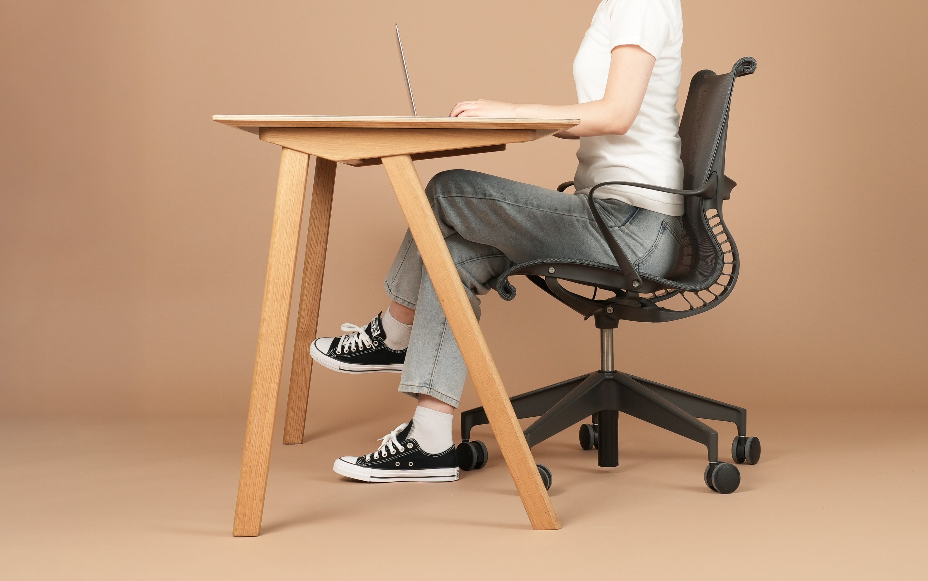 Do Footrests Really Improve Posture? 5 Research Findings